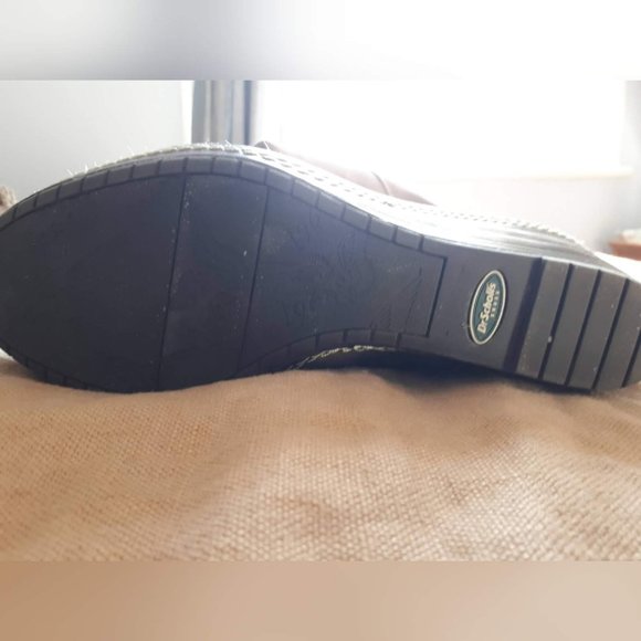 Dr. Scholl's Suede Wedge Boots - Picture 4 of 4